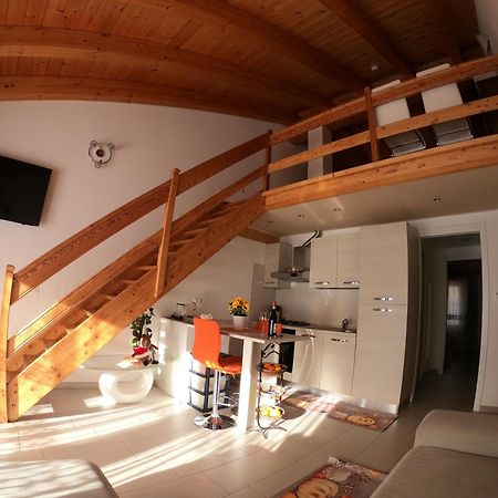 La Villa Gialla アオスタ エクステリア 写真