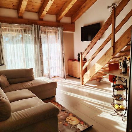 La Villa Gialla アオスタ エクステリア 写真