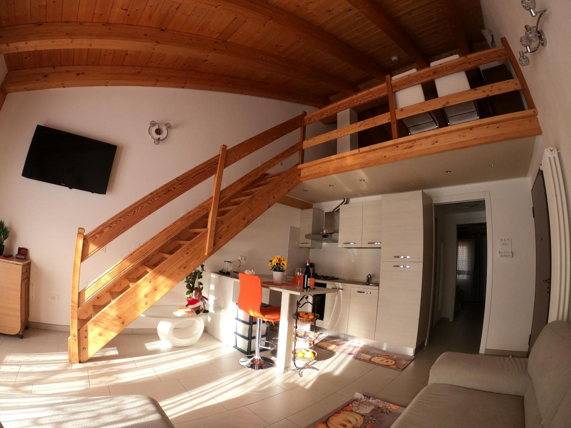La Villa Gialla アオスタ エクステリア 写真